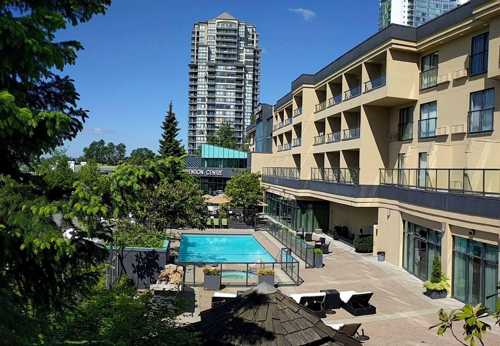 Executive Suites Hotel & Conference Center, Metro Vancouver Burnaby Exterior foto