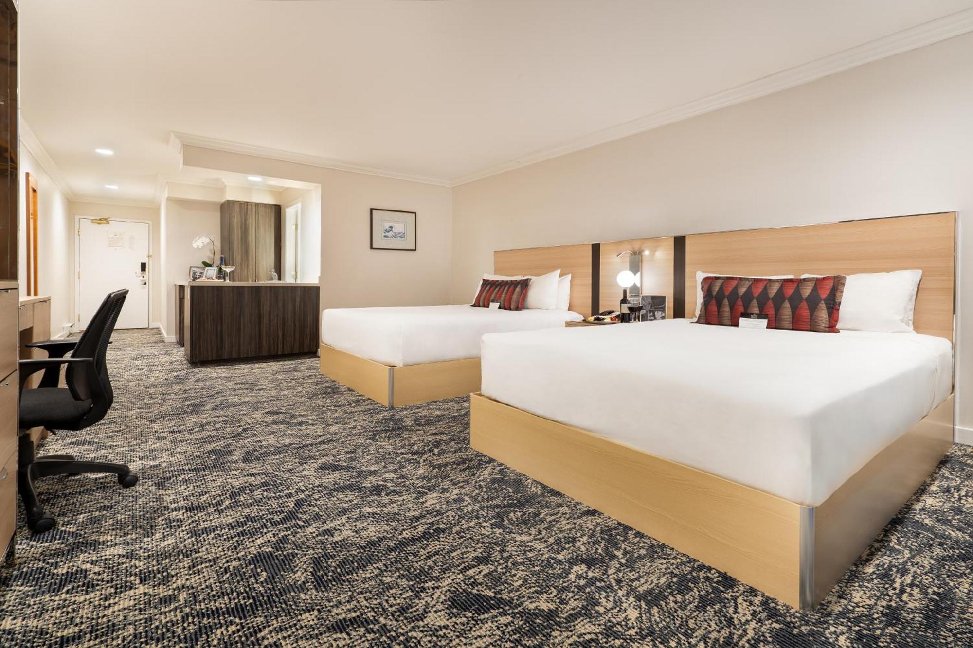 Executive Suites Hotel & Conference Center, Metro Vancouver Burnaby Exterior foto