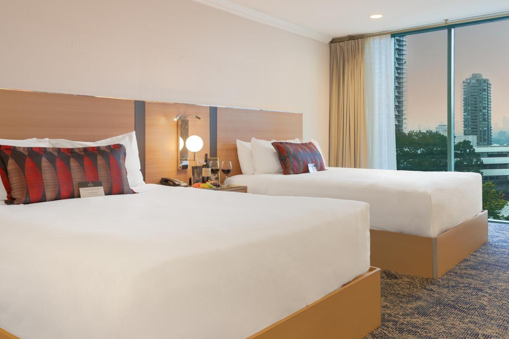 Executive Suites Hotel & Conference Center, Metro Vancouver Burnaby Exterior foto